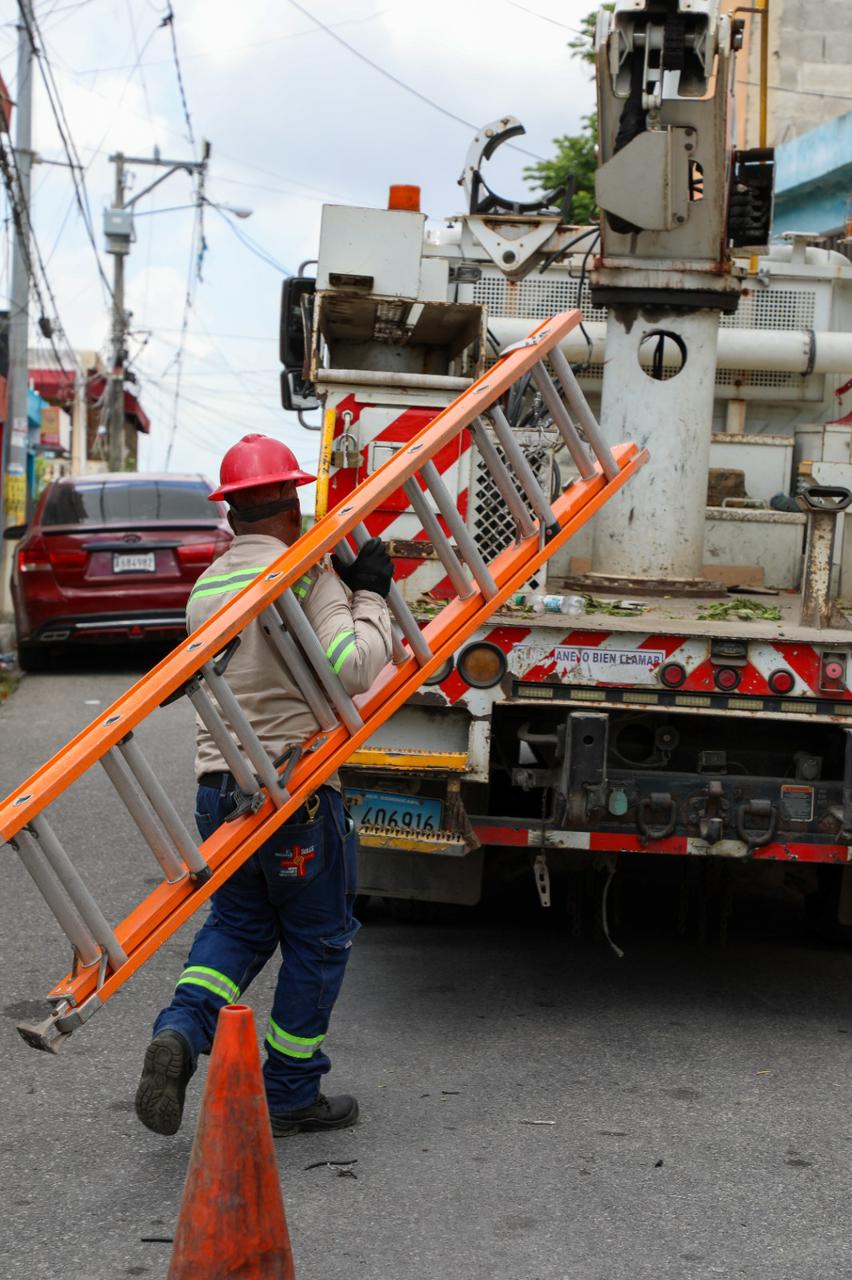 Edeeste inicia amplio operativo integral para mejorar servicio energético en SDN