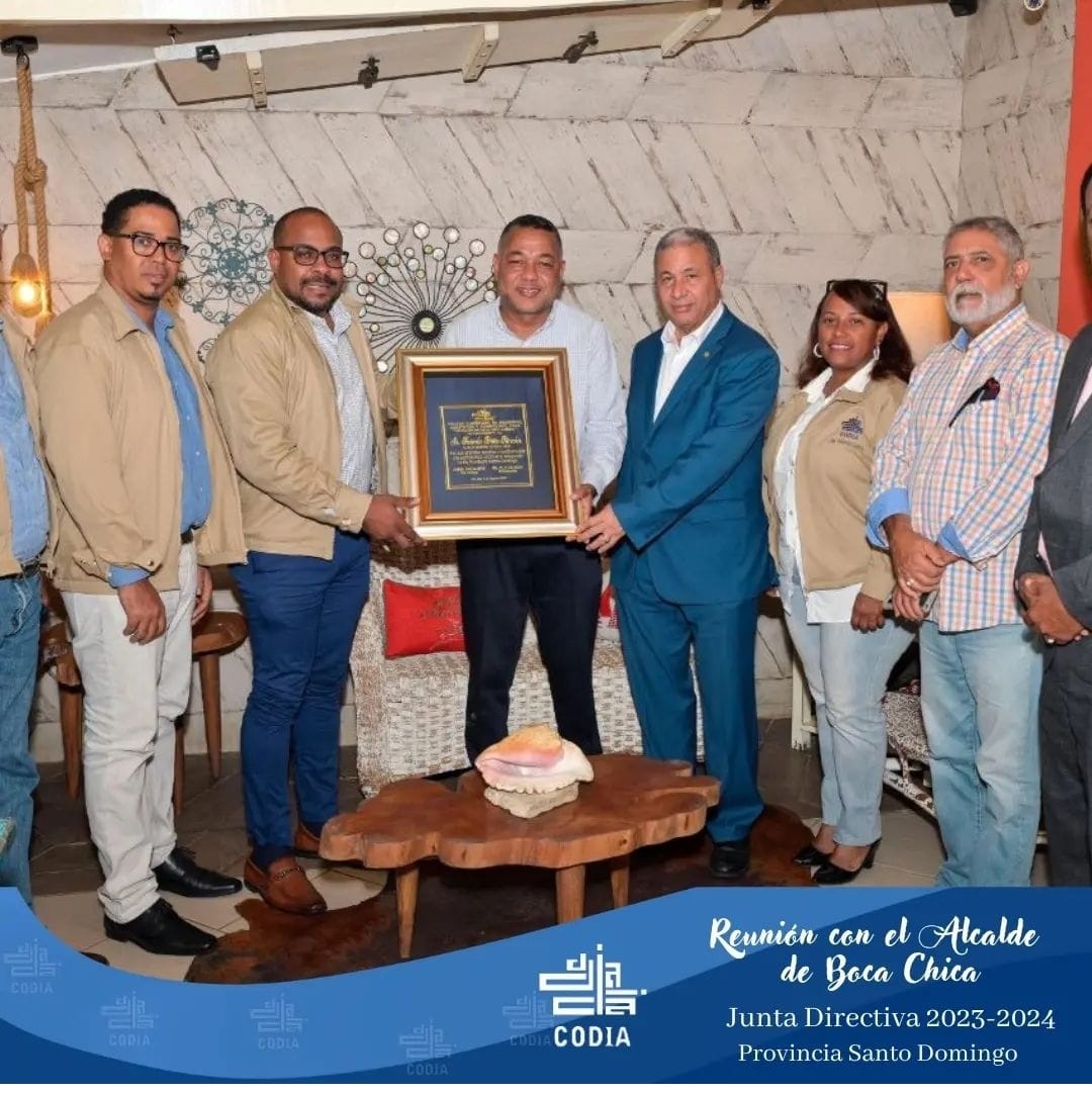 CODIA reconoce al ingeniero y alcalde de Boca Chica Fermín Brito