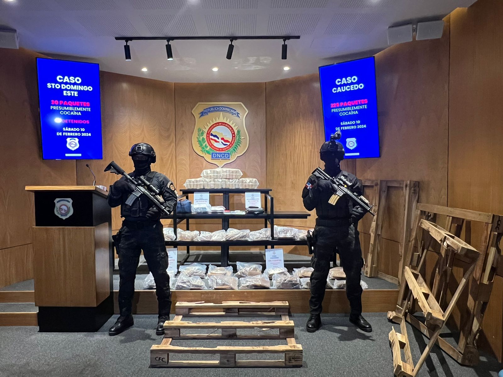 Detienen el envio a España de 225 paquetes de cocaina camuflado en paleta de madera