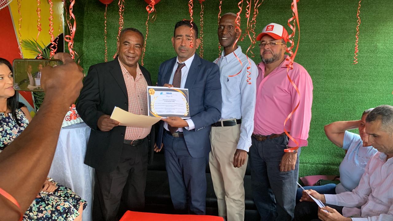 Entidades comunitarias reconocen a Nelson Gutierrez
