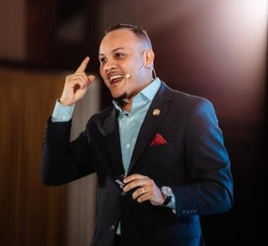 Detienen en Aeropuerto Las Américas al presunto socio de Jairo González