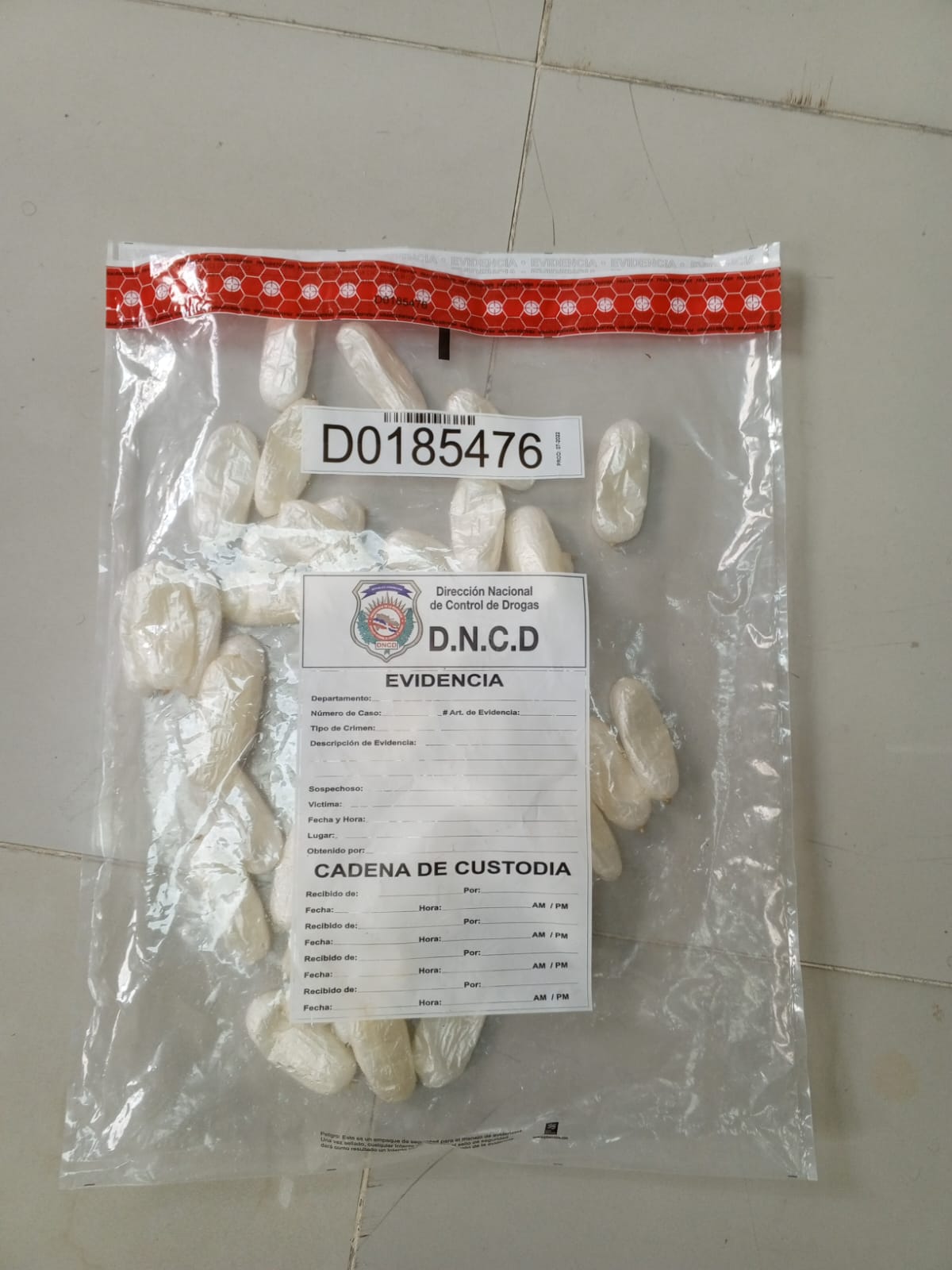 Detienen en AILA hombre con más de seiscientos gramos de cocaina en su estomago