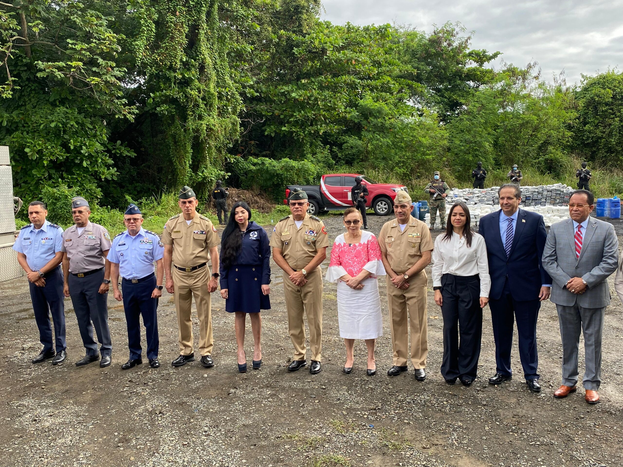 Autoridades dominicanas incineran alijo de cocaína decomisado en Puerto Caucedo