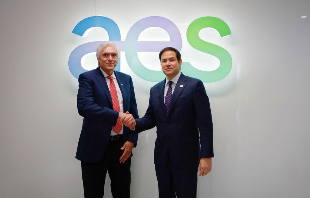 AES recibe a Marcos Rubio en sus instalaciones de Panamá