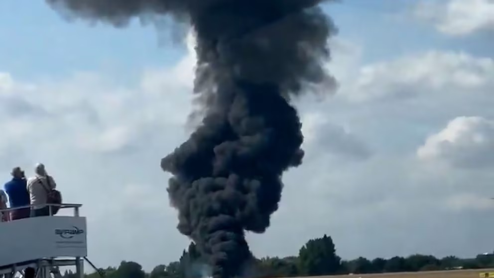 Cuatro personas mueren al estrellarse aeroambulancia en en Londres