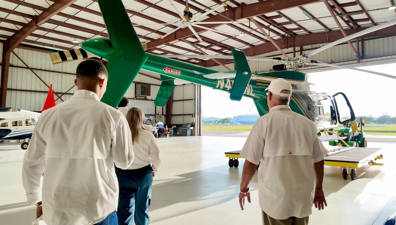 Departamento Aeroportuario realiza visita técnica a unidad aérea policial en Orlando en el marco de SUN ‘n FUN Aerospace Expo 2026