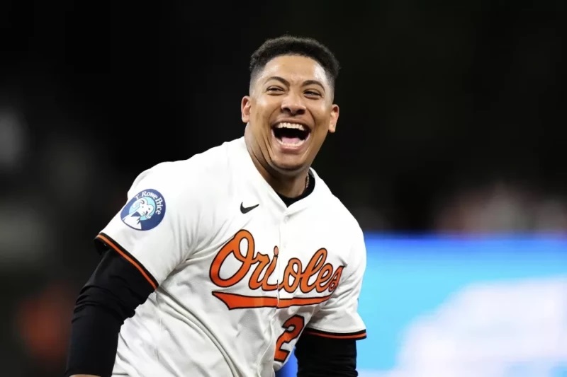 Proyectan a Samuel Basallo entre los mejores novatos para esta temporada en MLB