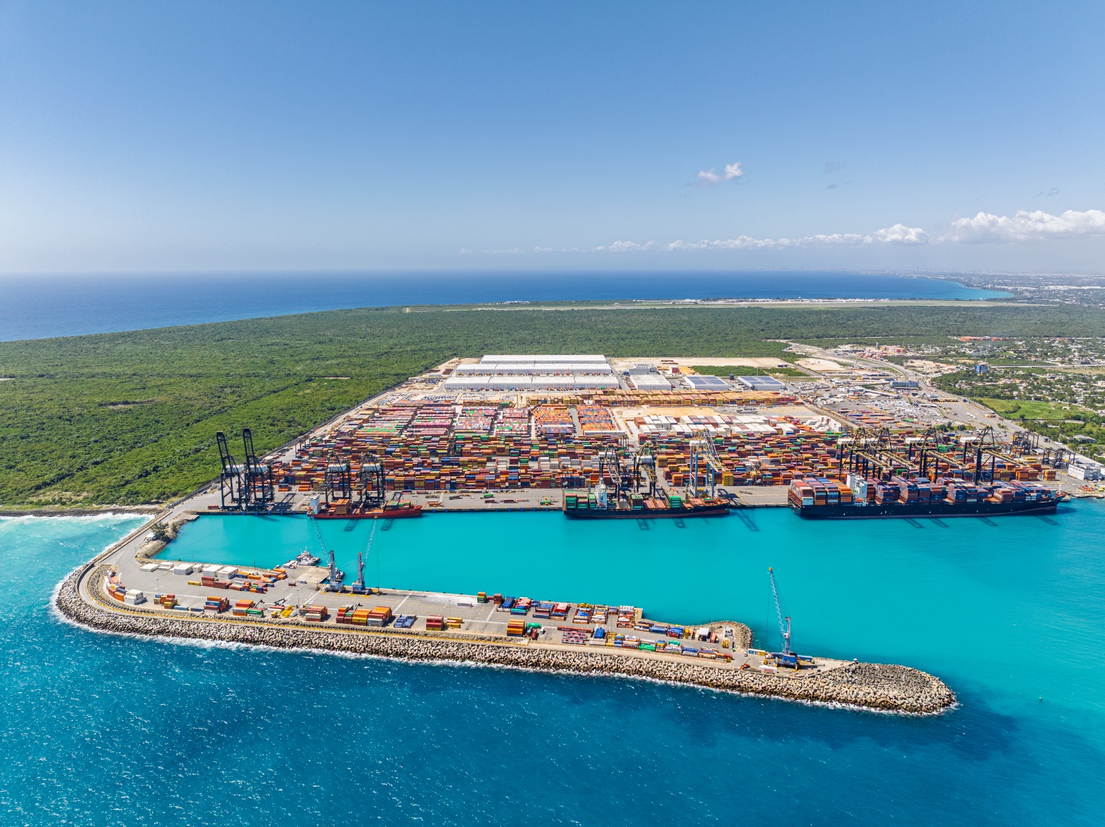DP WORLD genera un potencial exportador de US$2,400 millones anuales para la economía dominicana