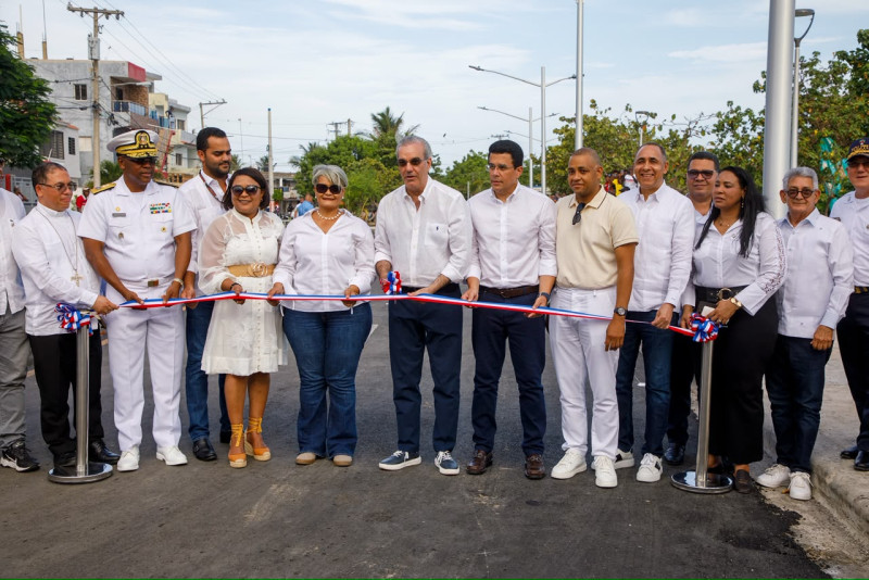Presidente Abinader inaugura  nueva playa El Faro en San Pedro de Macorís